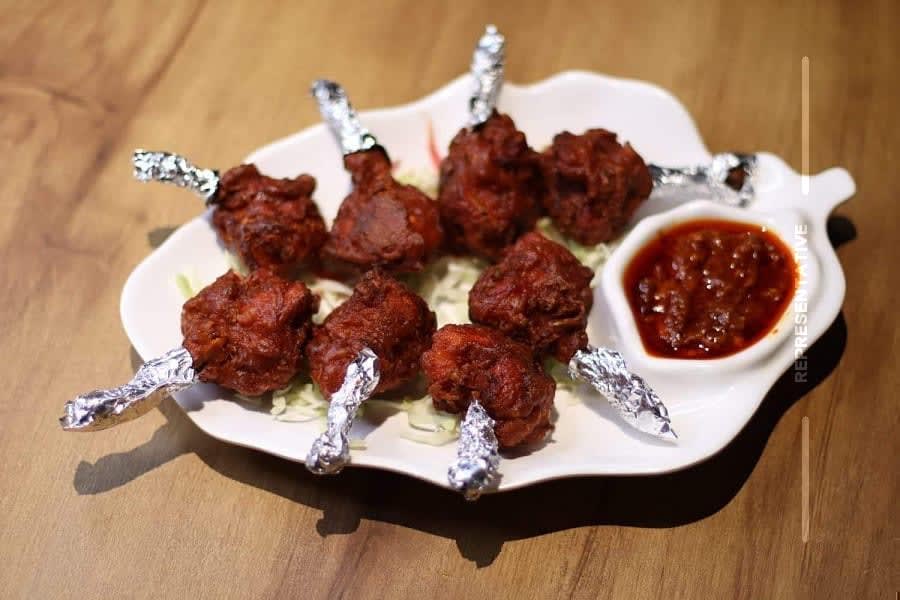 Naveen Lakeside Restaurant