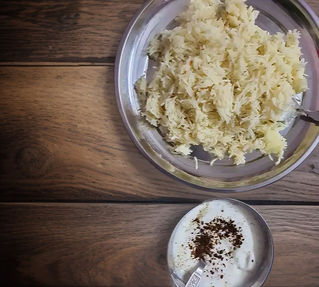 Kanha TIFFIN Service