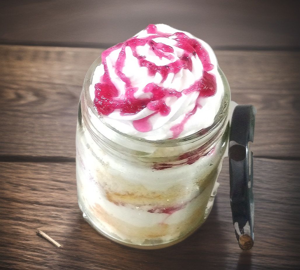 Fresh Cream Cake N Cupcakes