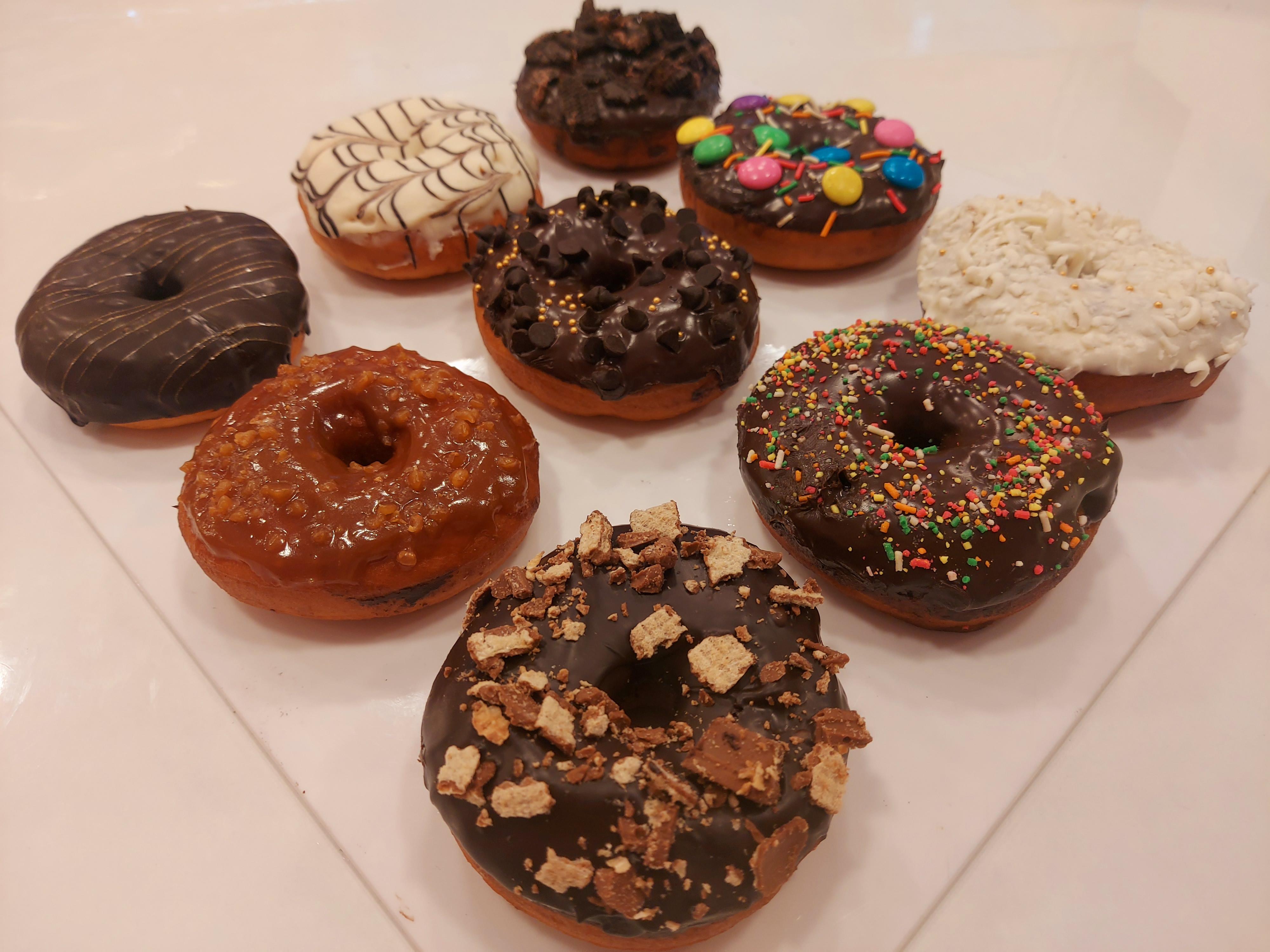 C'est La Vie Bakes & Cakes