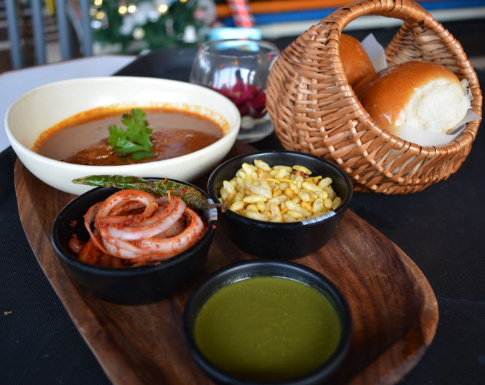 THE HAWKING ST. Street Food Bistro