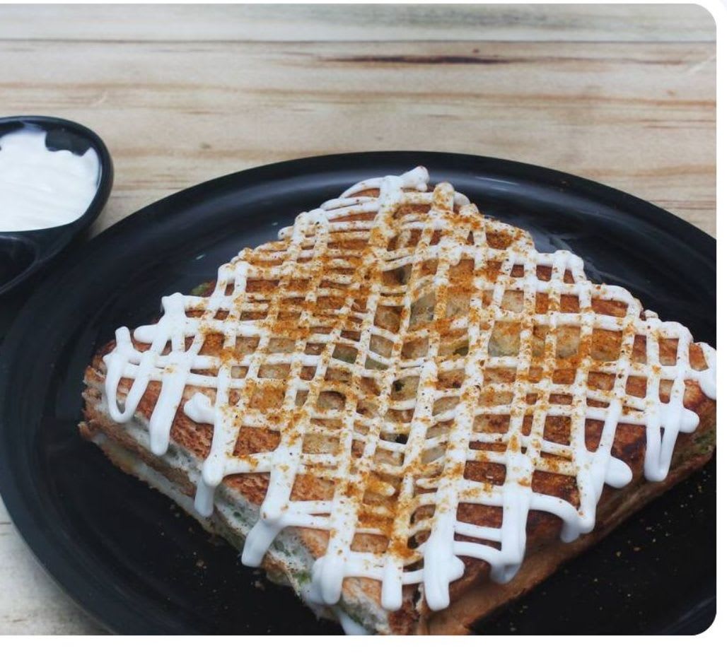 Maddhuram Jumbo Sandwich