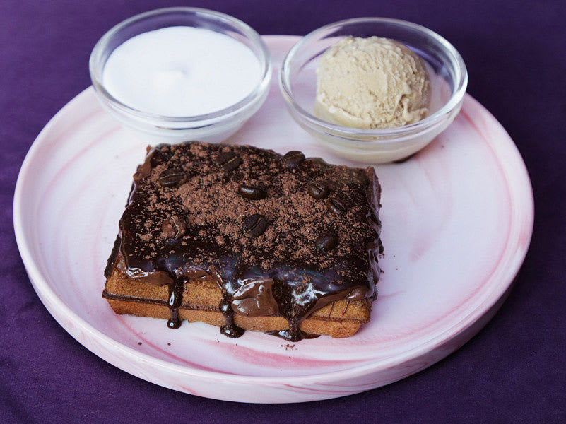 WORLD OF DESSERTS - Waffles, Crepes & More