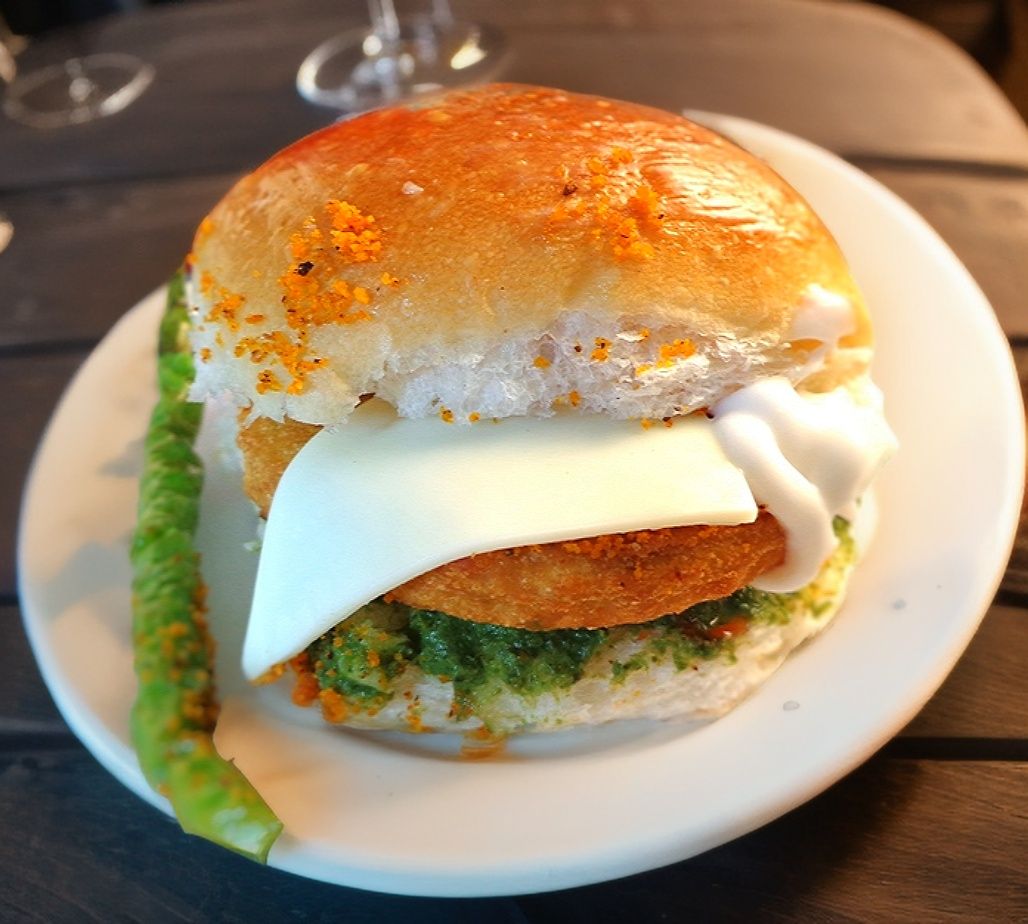 Yummy Mumbai Vada Pav & Dabeli