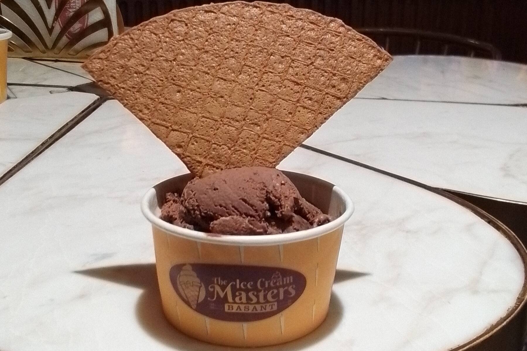 THE ICE CREAM MASTER