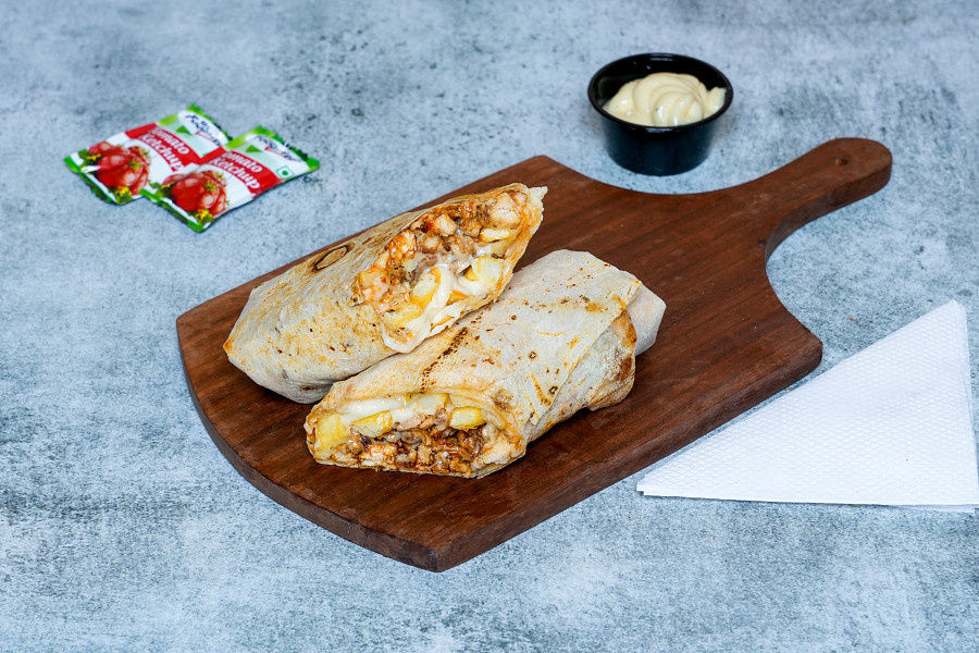 Wander - Shawarmas and Momo