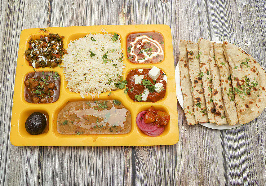 Sharma & Vishnu Fast Food - Platinum Plaza