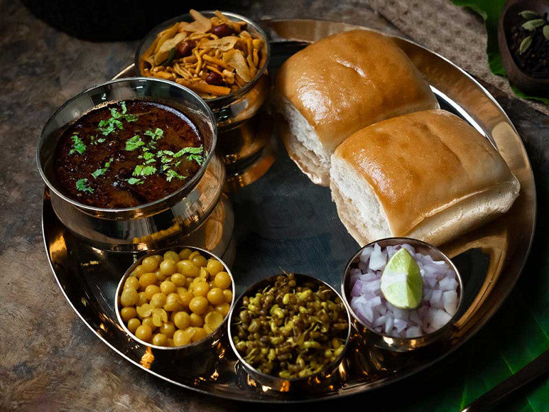 MMV - Mumbaiya Misal & Vadapav
