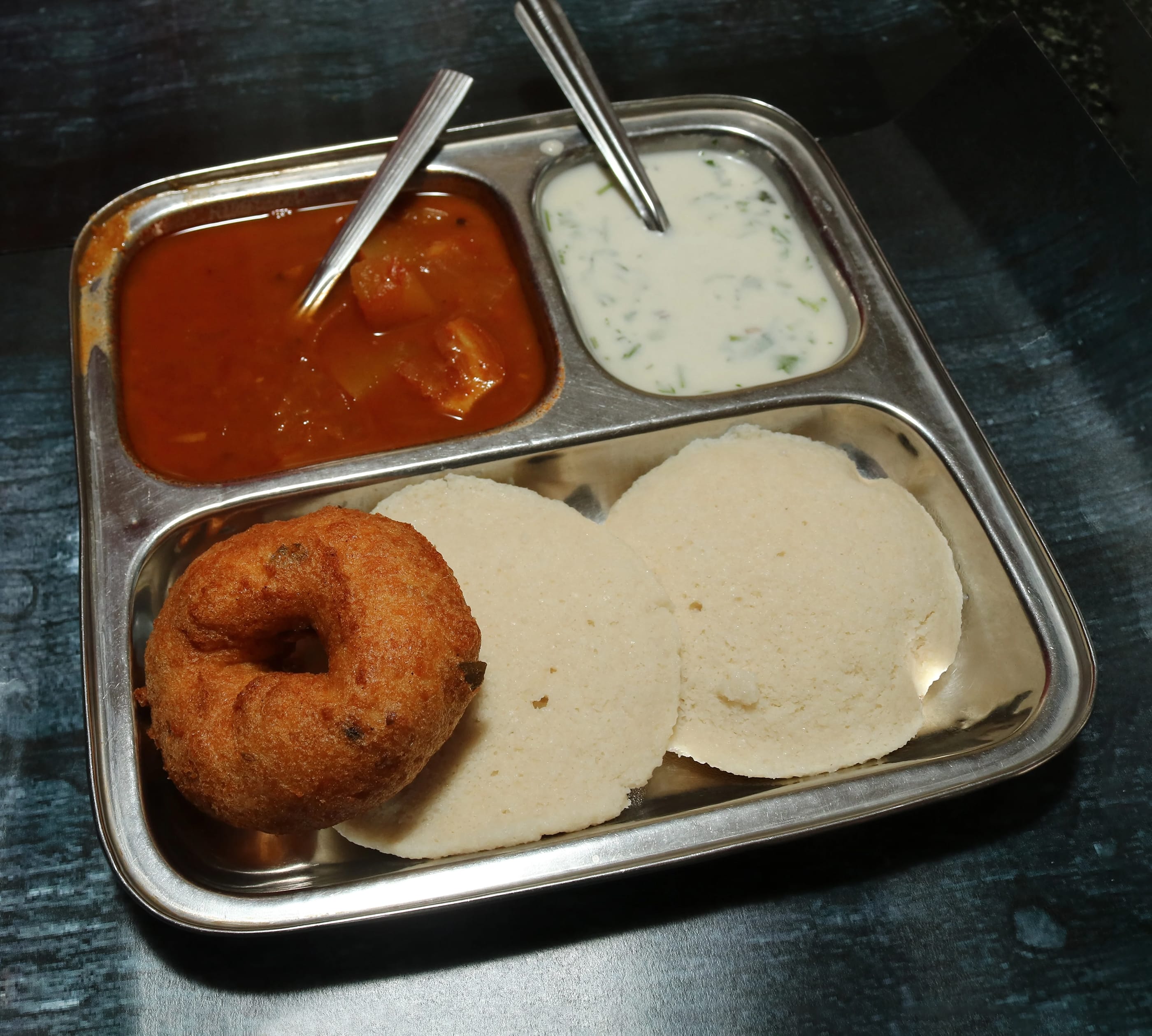 Guru Hotel Wood Lands