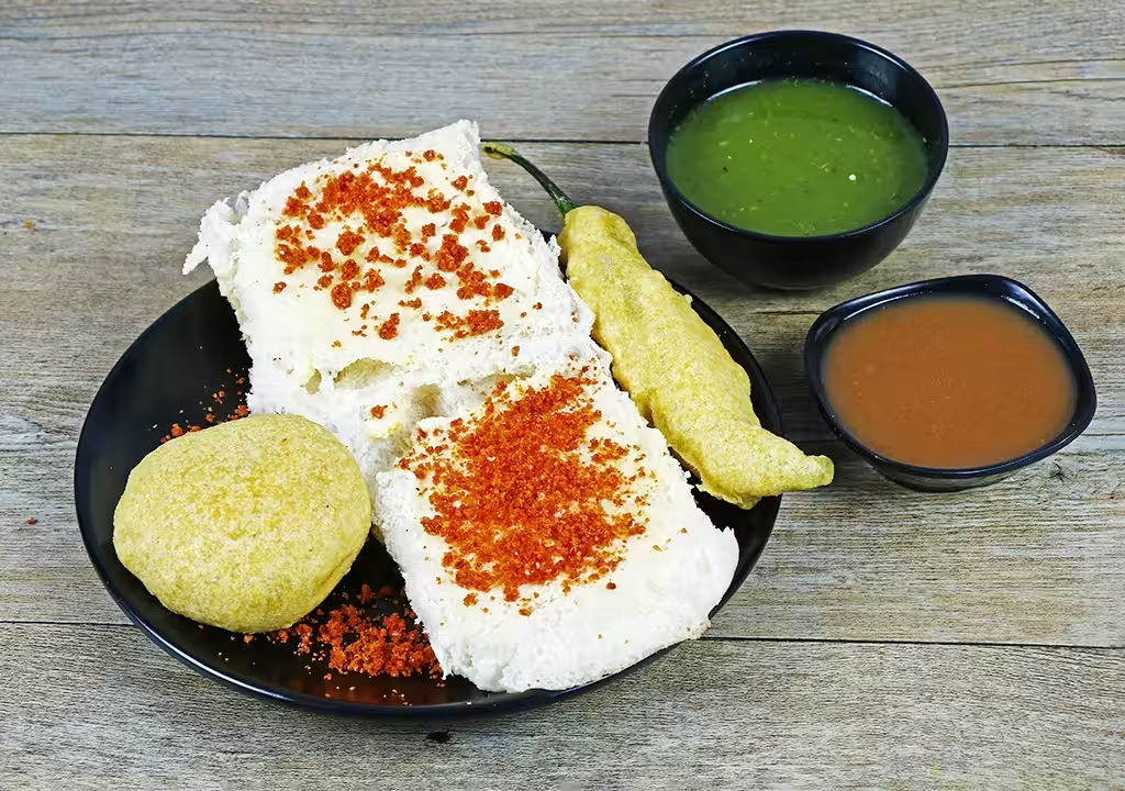 Siddhi Vadapav And Samosa