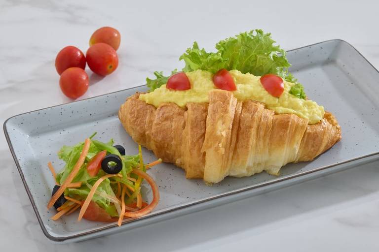 Scrambled Egg Croissant Sandwich