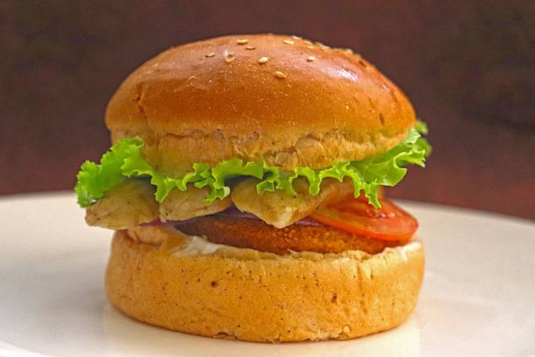 Chicken Sausage Twist Burger