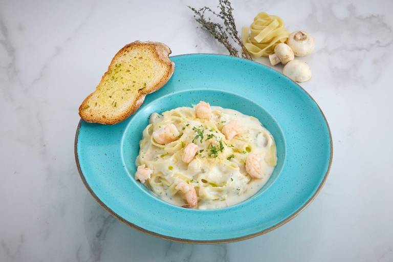 Fettuccine Alfredo Prawn