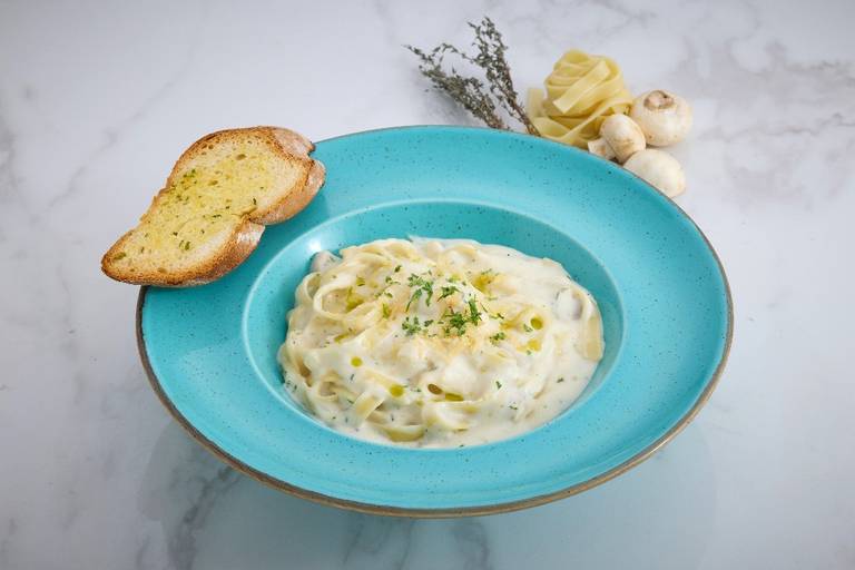 Fettuccine Alfredo Veg