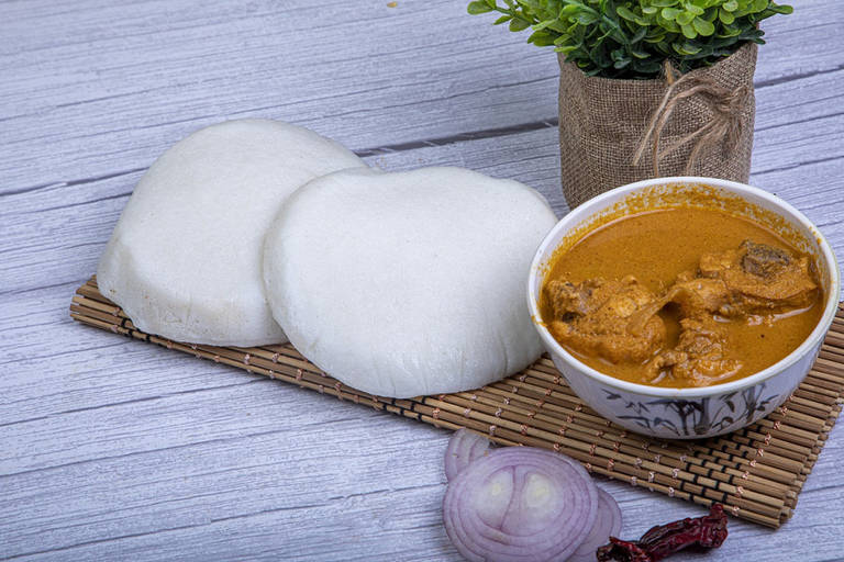 Idli With Chicken Curry (2 Idlis)
