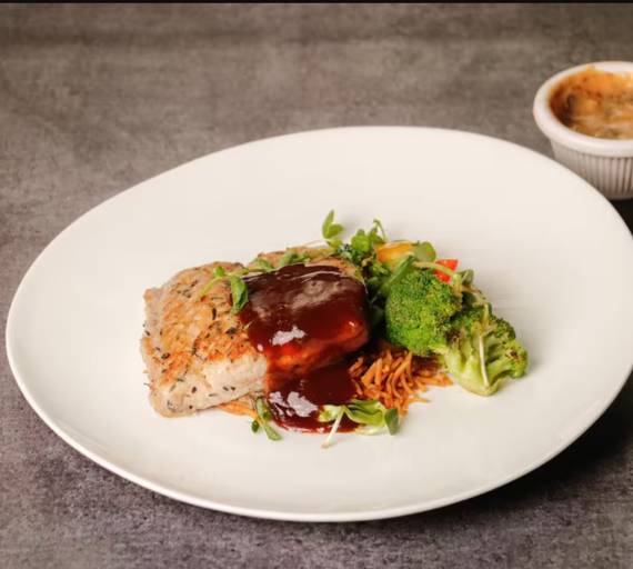Chicken Steak With Red Pepper Sauce