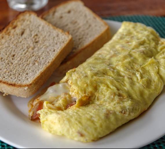 Cheese Omelette With Toast
