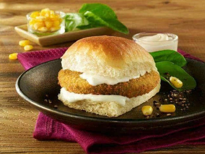 Makkai Palak Vadapav