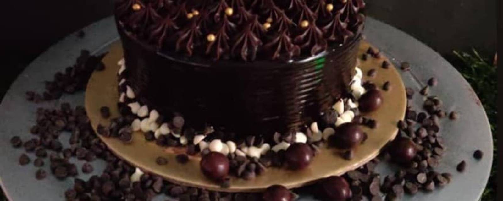 Cakes cover