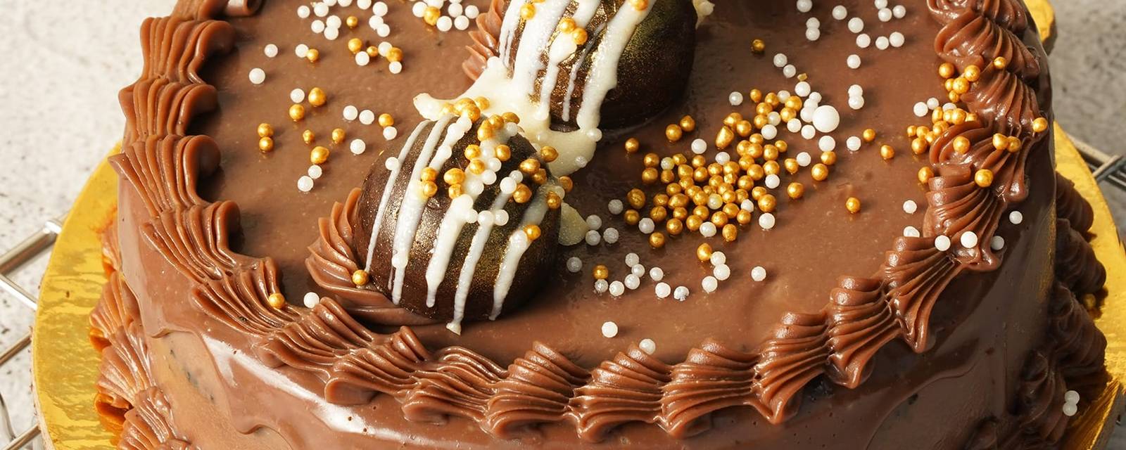 Biscro By Royal Bakery cover