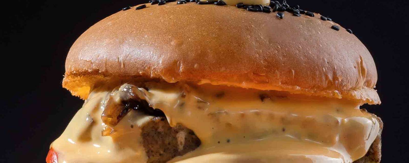 The Serial Griller - Gourmet Burgers cover