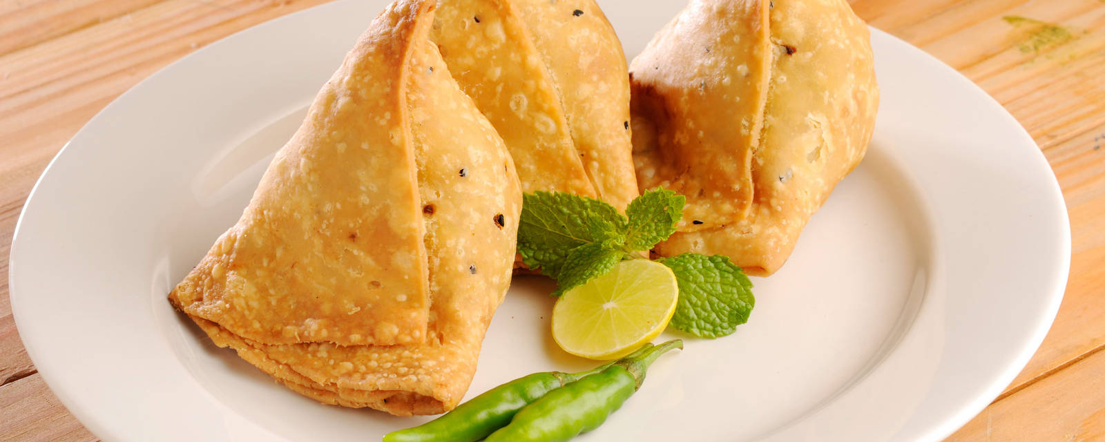 Samose By Renu Gupta cover