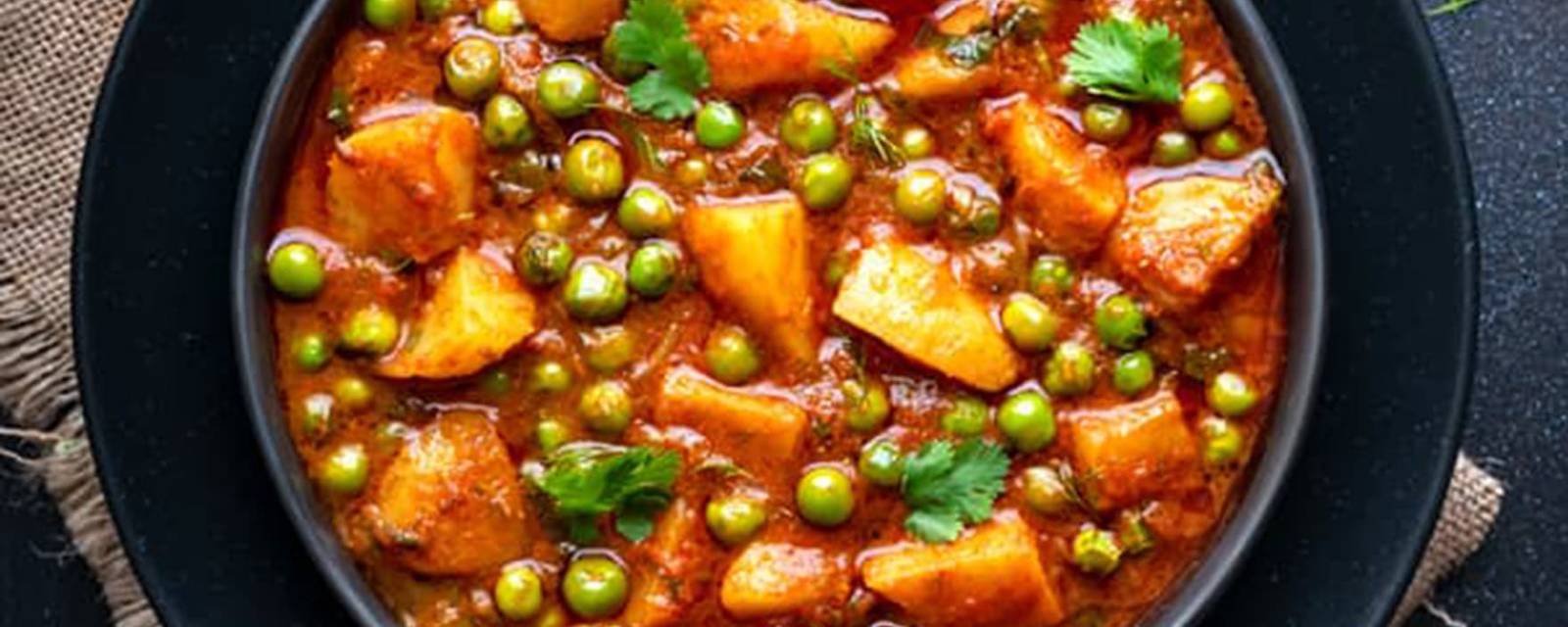 Hotel Curry Leaves Aamchi Mati Aamchi Manas cover