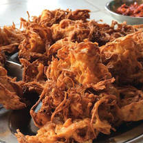 Kanda Bhajiya with Tomato sauce, 300G