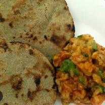 2 Missi Roti (Chulhe wali) with Baigan ka Chokha
