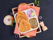 Dal Makhani & Paratha Lunchbox