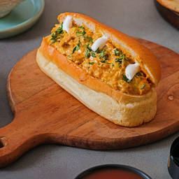 Paneer Hot & Spicy Pizza (Veg)