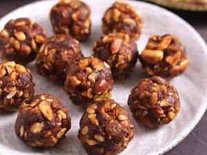 Fusion Ladoo Almond Chocolate
