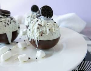 Oreo Bomb                                                            