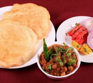 Chhola bhatoora