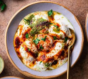 Dahi bhalla per plate