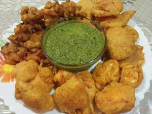 Mix bhajiya [100 gms]