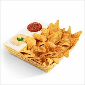 Large Nachos With Cheese Dip & Salsa