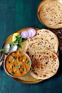 Naatu Kozhi Peppper Fry + Paratha(2Pcs)