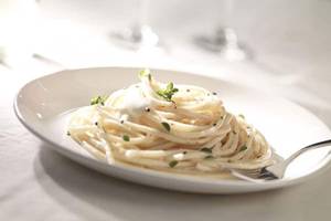 Spaghetti Veg White Sauce Pasta( Alfredo)