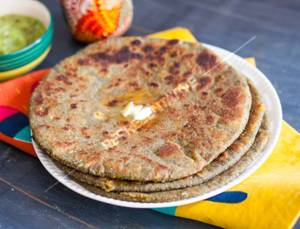 Aloo Pyaza Paratha