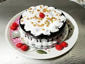 Blackforest Crunch Cake