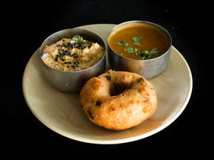 Vada (1 piece)