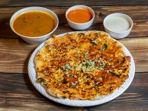 Mix Veg Paneer Uttapam