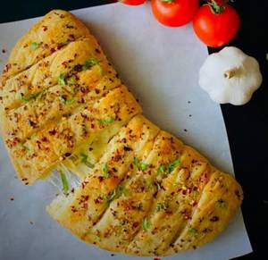 Garlic Bread With Veggies Loaded