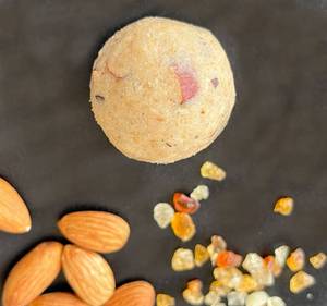 Gond-Giri Ladoo [6 Pcs]
