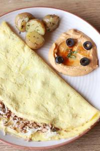 Mezze Lebanese Omelette (2 Eggs)