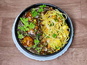 Egg Noodles With Chicken Manchurian