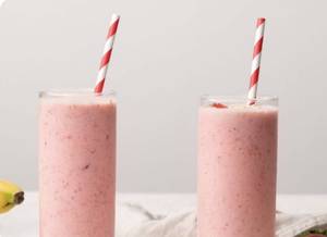 Banana with Strawberry Fruit Shake (350 ml)
