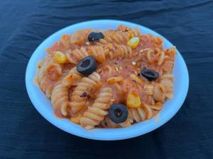 Veg tangy red sauce pasta