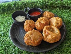 Veg Momos Fry (6 Pcs)